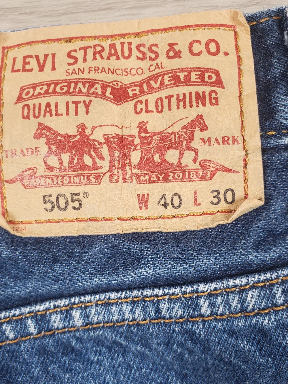 Vintage Levi's 505 Jeans W40 L30 Blue Denim Straight Leg 2000
